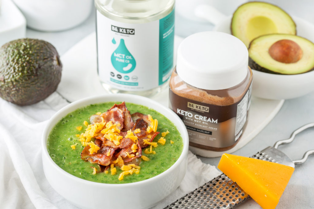 keto zucchini and avocado suppe